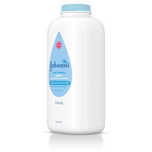 Johnson's Baby Powder with Naturally Derived Cornstarch, Aloe & Vitamin E for Delicate Skin, Hypoallergenic, Free of Parabens, Phthalates & Dyes for Gentle Baby Skin Care, 15 oz