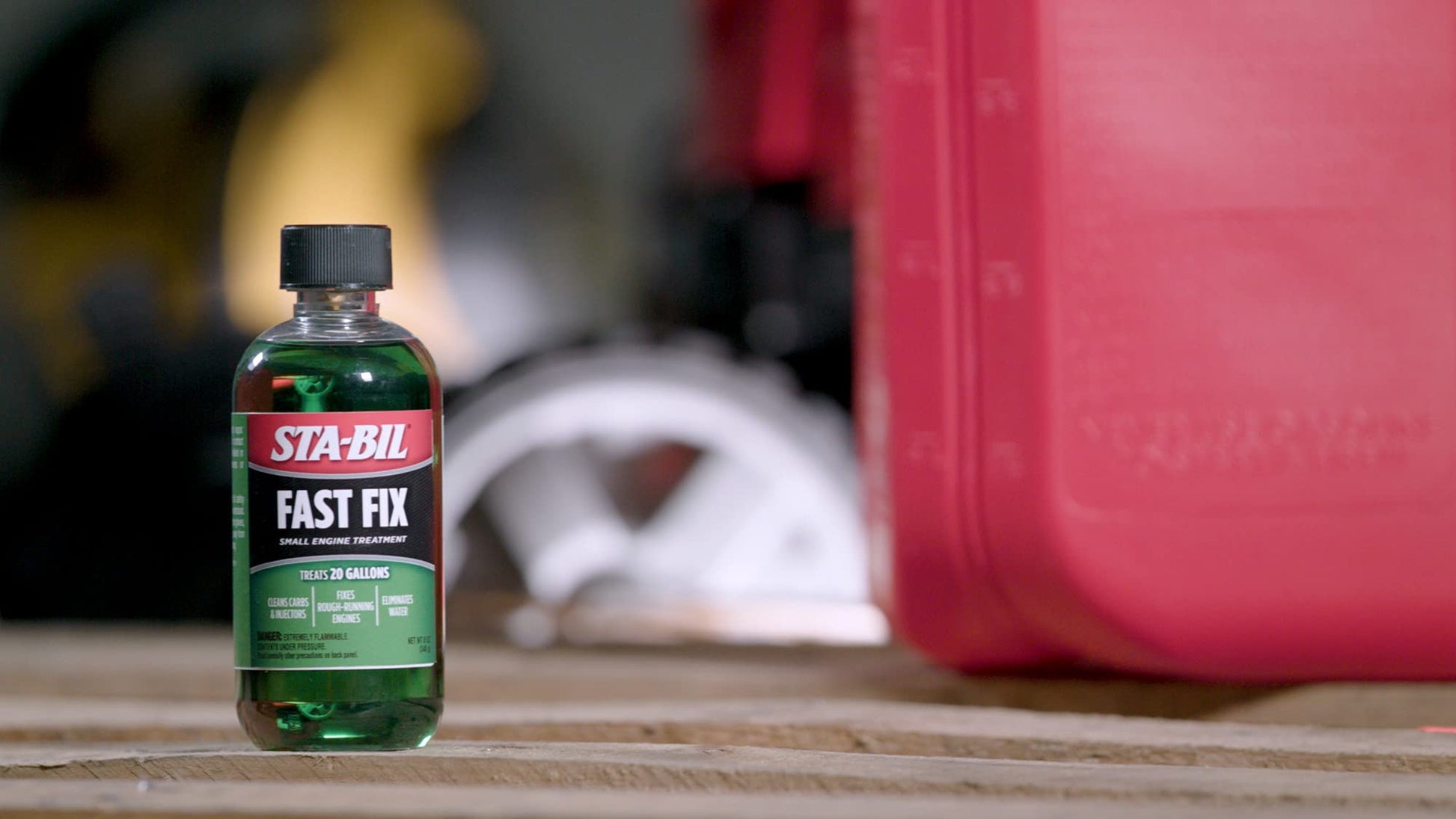 STA-BIL Fast Fix - Small Engine Treatment, Cleans Carburetors and Injectors, Fixes Rough Running Engines, Eliminates Water, Treats Up to 20 Gallons, 8oz (22304) , Green