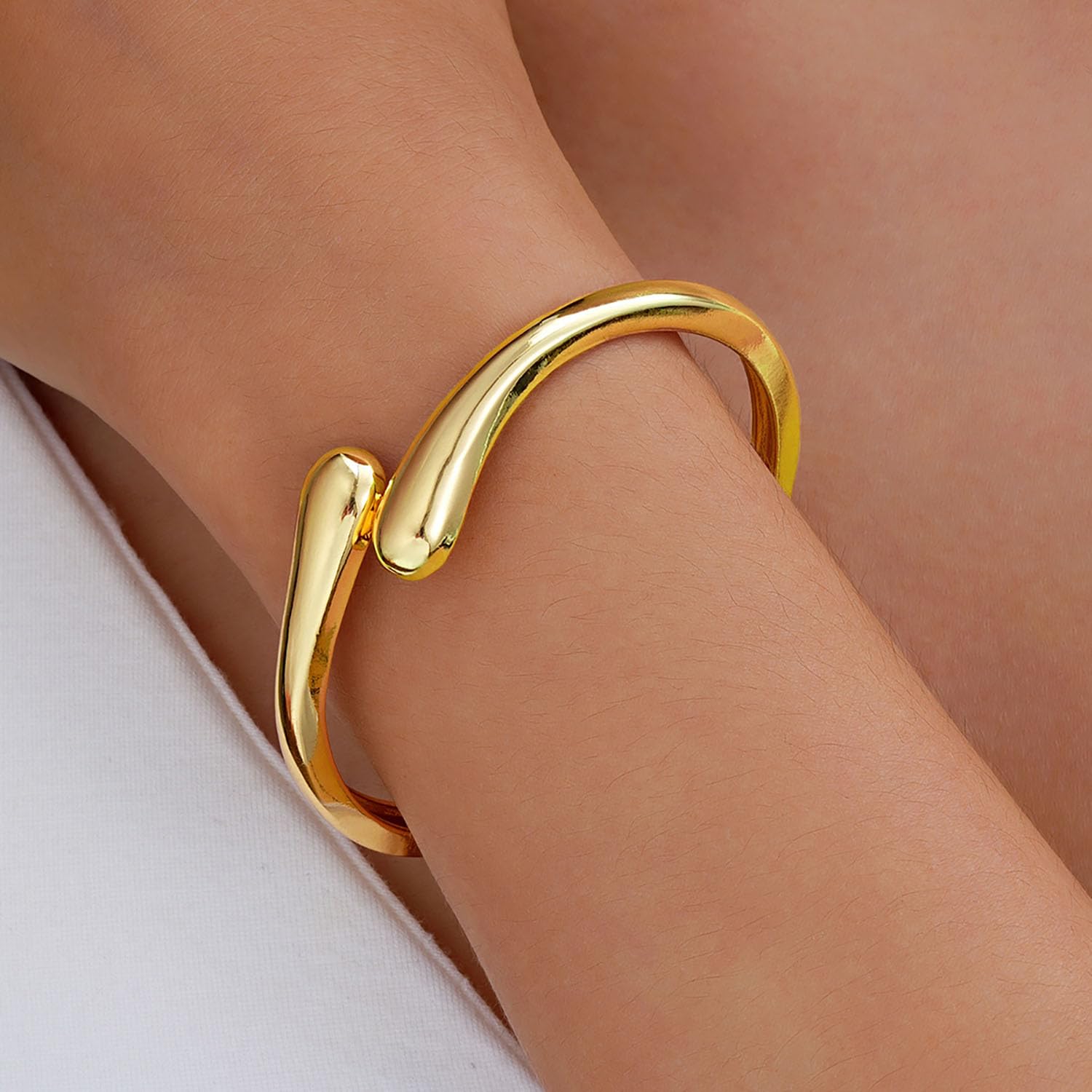 MTINEAPS Gold Bangle Bracelets for Women Teens Trendy Chunky Adjustable Twist Cuff Bracelet Jewelry Gifts (Gold)