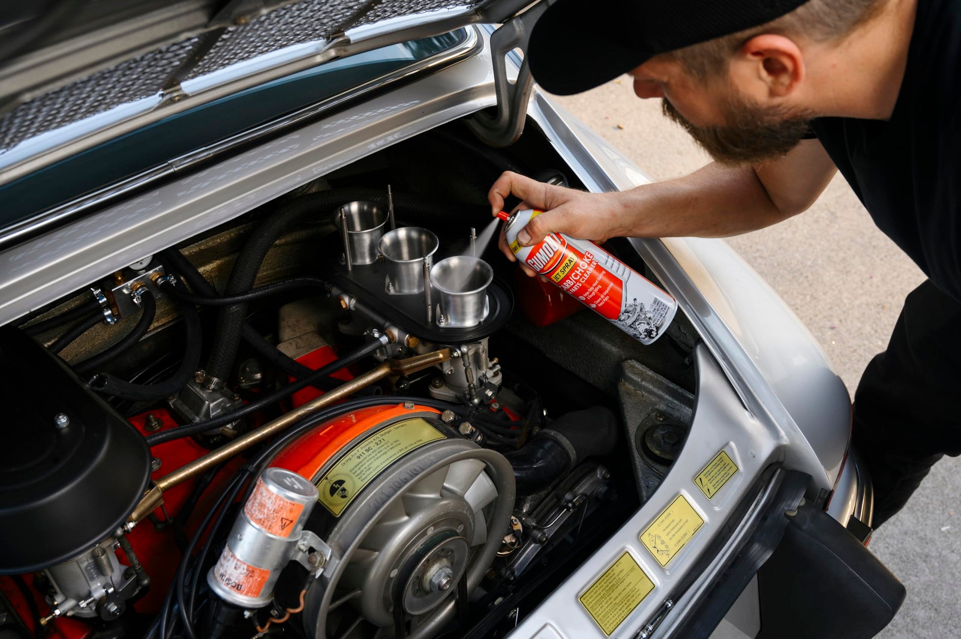 Gumout 800002231 Carb/Choke Carburetor Cleaner Spray, Carb Intake Valve Cleaner, Cleans Gum, Varnish & Dirt Inside & Outside Carburetor Chamber & Prevents Future Build Up Saving on Fuel Economy 14Oz.
