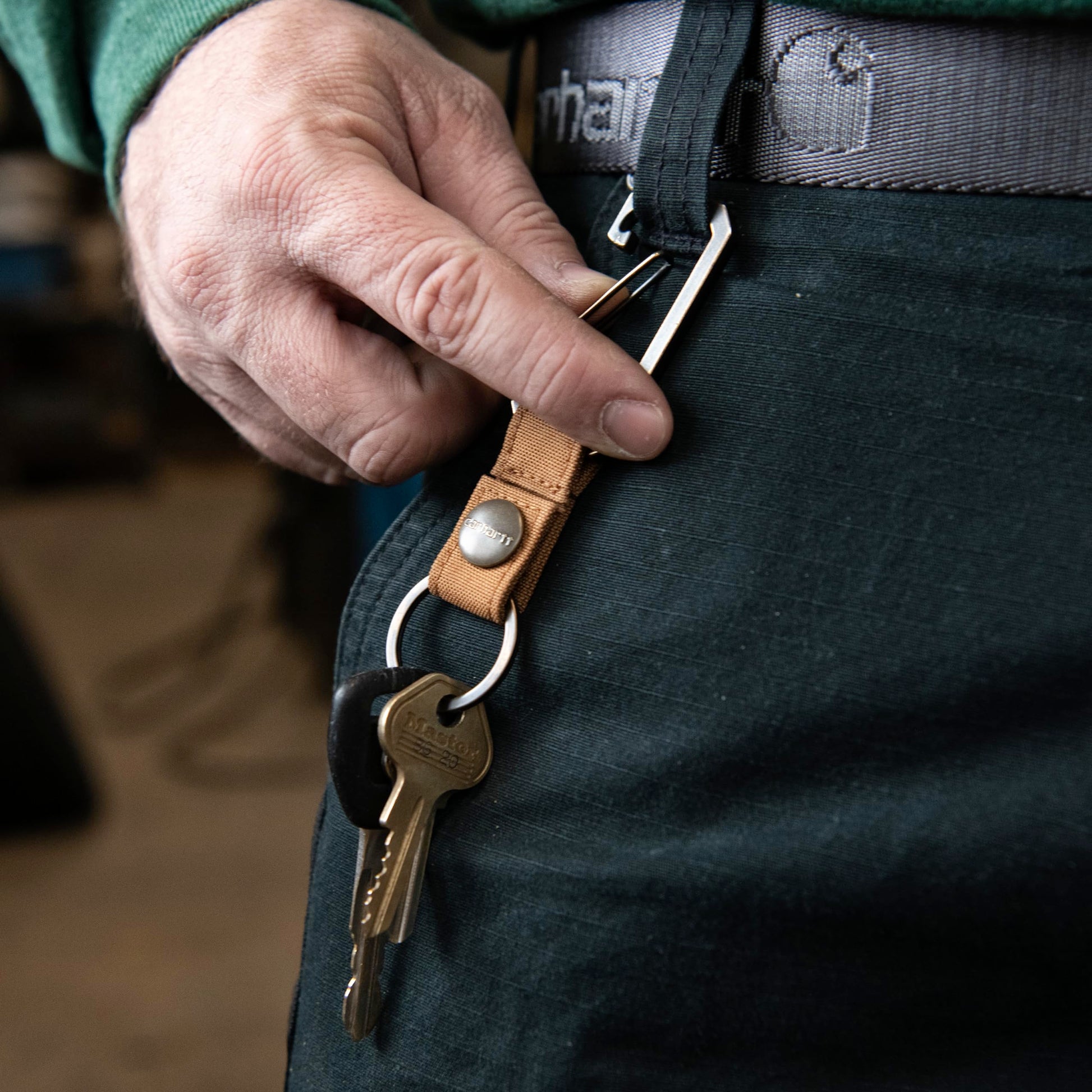 Carhartt Unisex Adult Durable Metal Key Keeper, Belt Loop Key Ring Holder with Self-Locking Metal Gate Clip for Car/Home Keys, Nylon Duck (Carhartt Brown), One Size