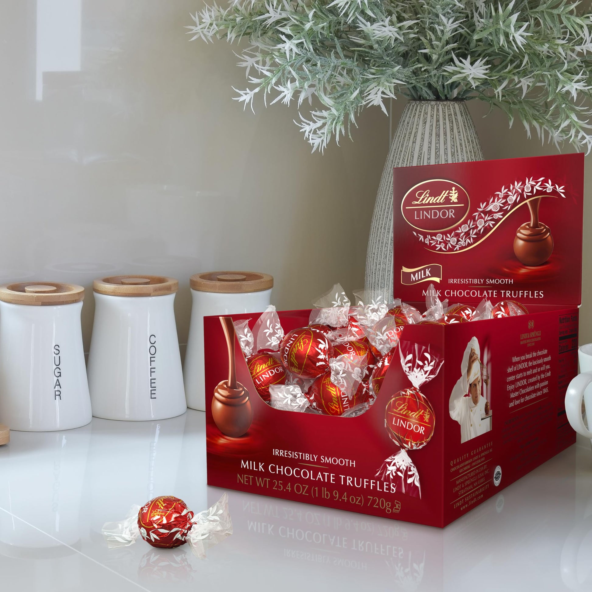 Lindt LINDOR Milk Chocolate Candy Truffles, Halloween Candy, 25.4 oz., 60 Count