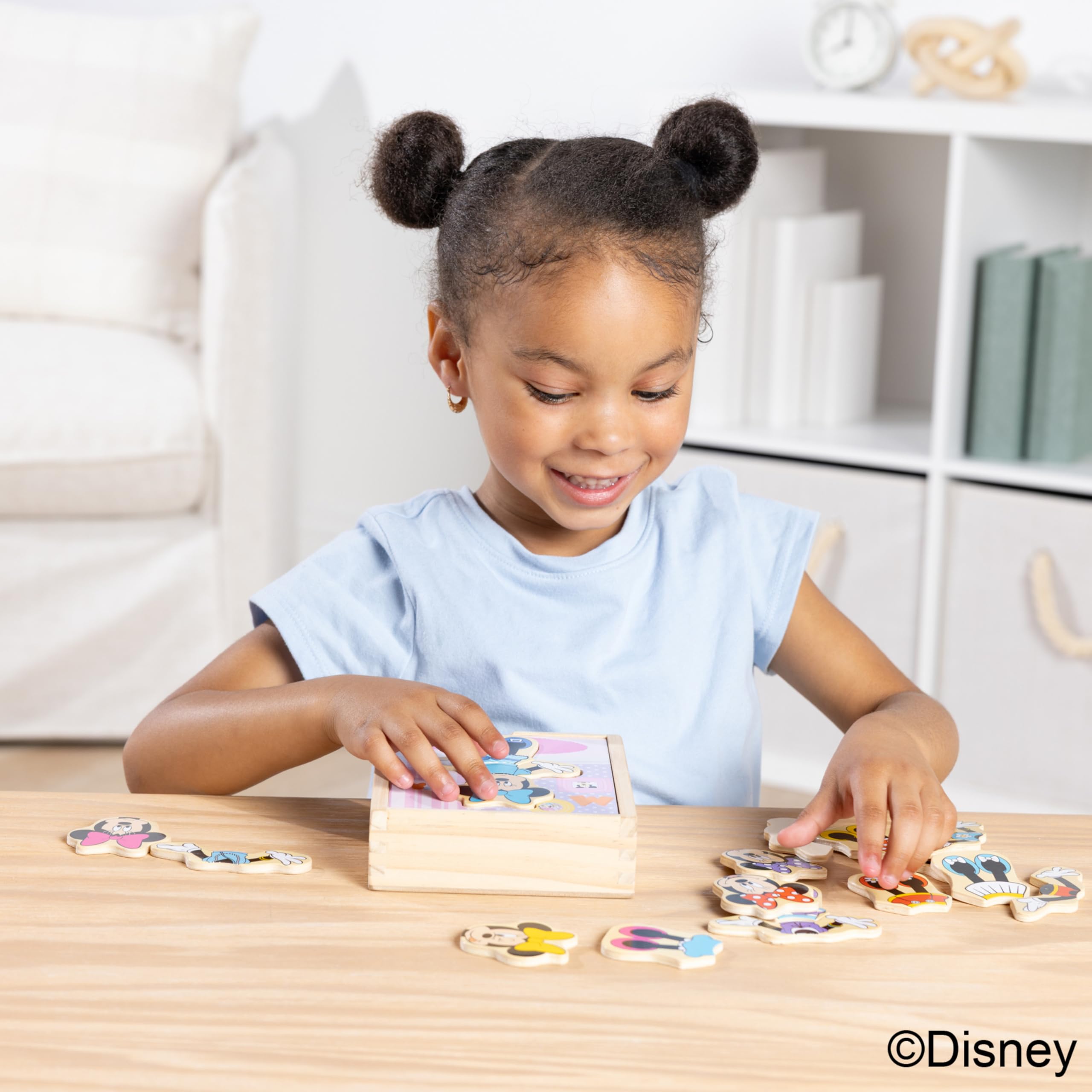 Melissa & Doug Disney Minnie Mouse Dress-Up Puzzle, 18 Pieces Mix and Match Outfits, Sorting & Matching Toy with Storage Case, Educational Puzzle for Toddlers Ages 3+