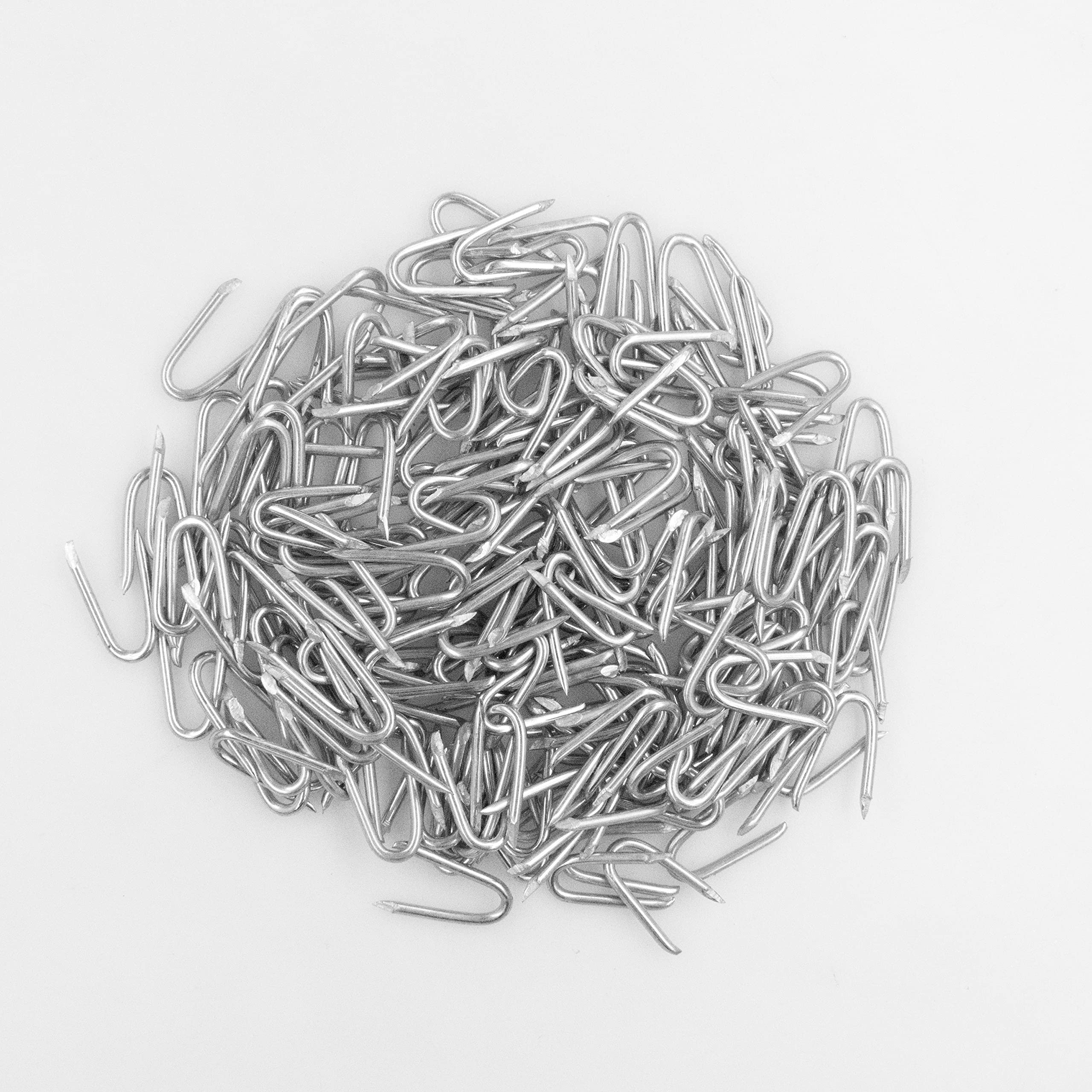 OMOTOOL Steel Wire Fencing Staples (200 pcs), Galvanized U-Shaped Fasteners Nails for Wire Mesh and Woven Fencing