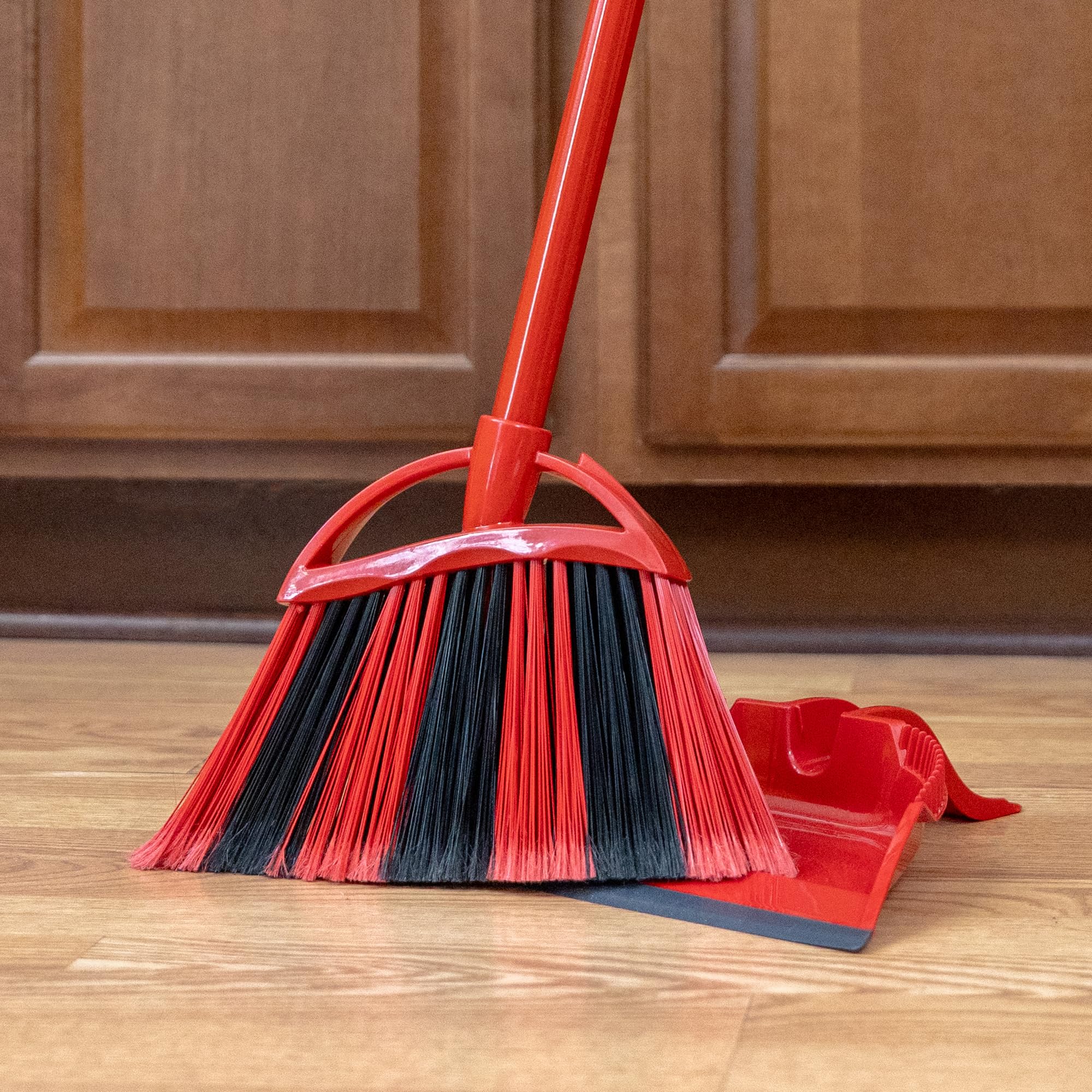 O-Cedar One Sweep Broom with Step-On Dustpan | Remove 99% with One Sweep | Lightweight Quiet Cleaning Tool | Ideal for Pet Owners